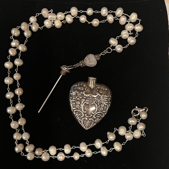 Sterling Silver Perfume Bottle on a Pearl Chain..... - Picture 4 of 4